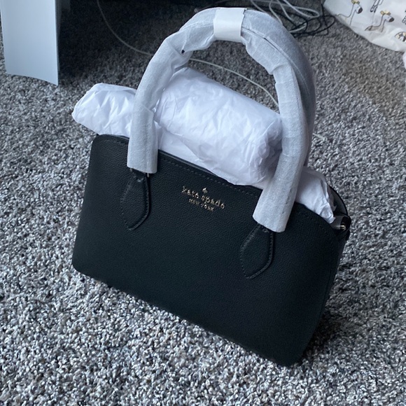 SOLD ❌ Kate Spade Black Crossbody Purse - Picture 2 of 15